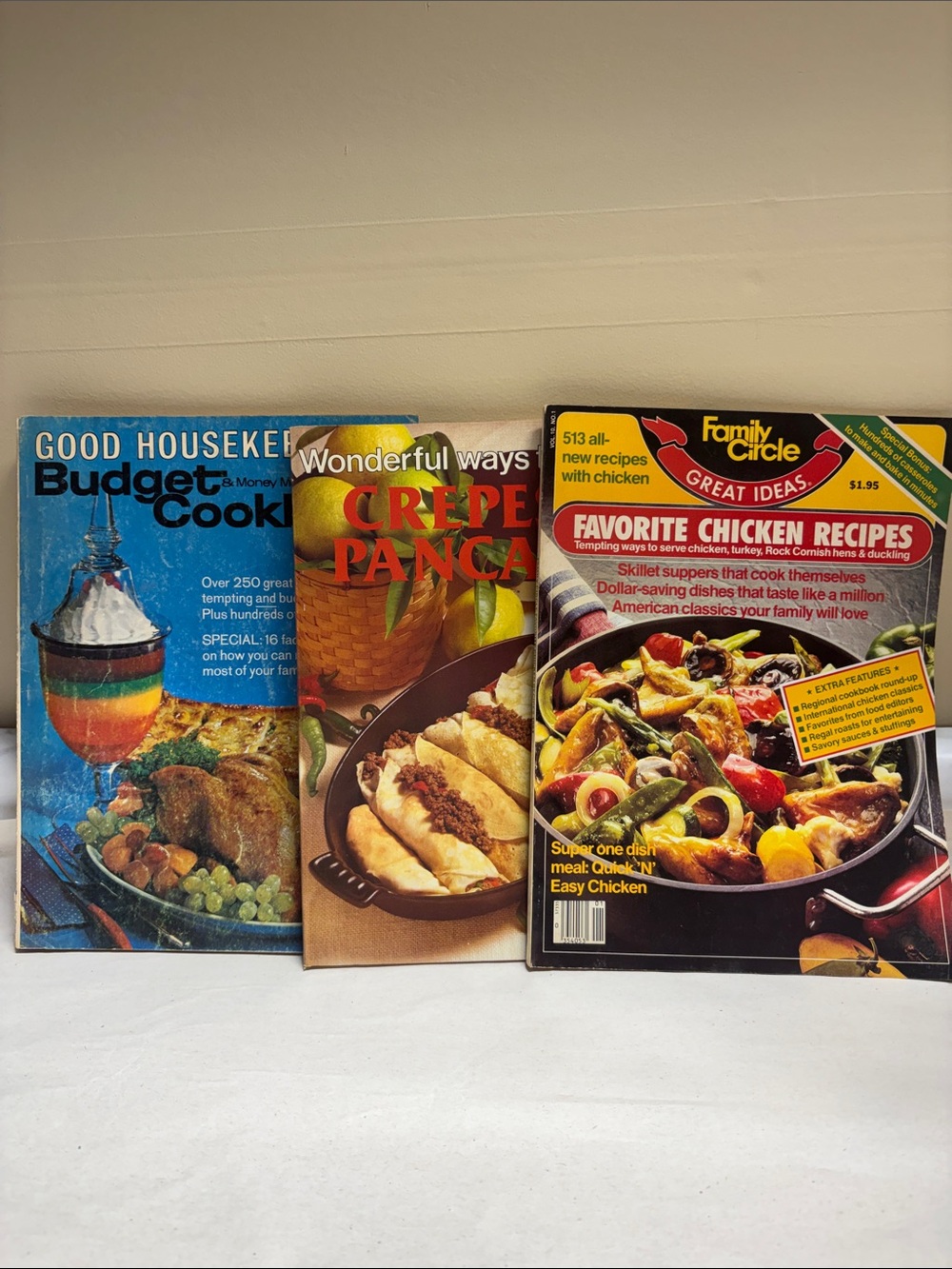 Assorted paperback cooking recipe book/magazine